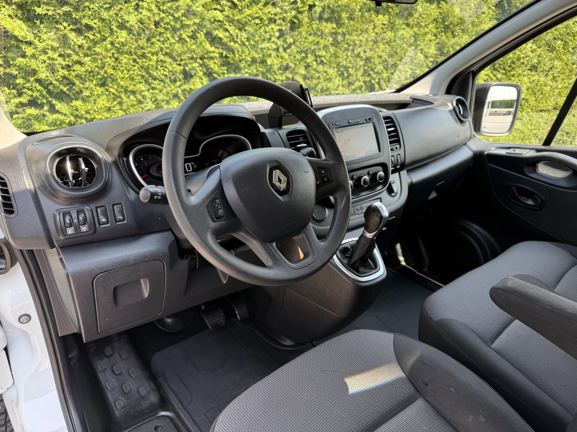 Renault Trafic 2020 - 2.0 dCi 145 PK / AUTOMAAT / L1H1 / 2x SCHUIFDEUR / INRICHTING / TREKHAAK / IMPERIAAL / 3-ZITS afbeelding 7