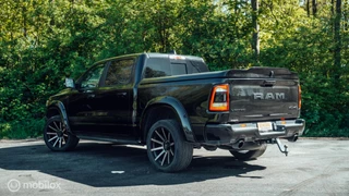 Dodge Ram 1500 2021 - Limited Crew Cab 4x4 zdjecie 2
