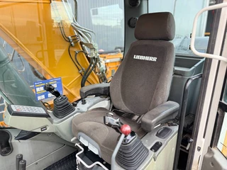 Liebherr N/A 2014 - R922 SLC image 39