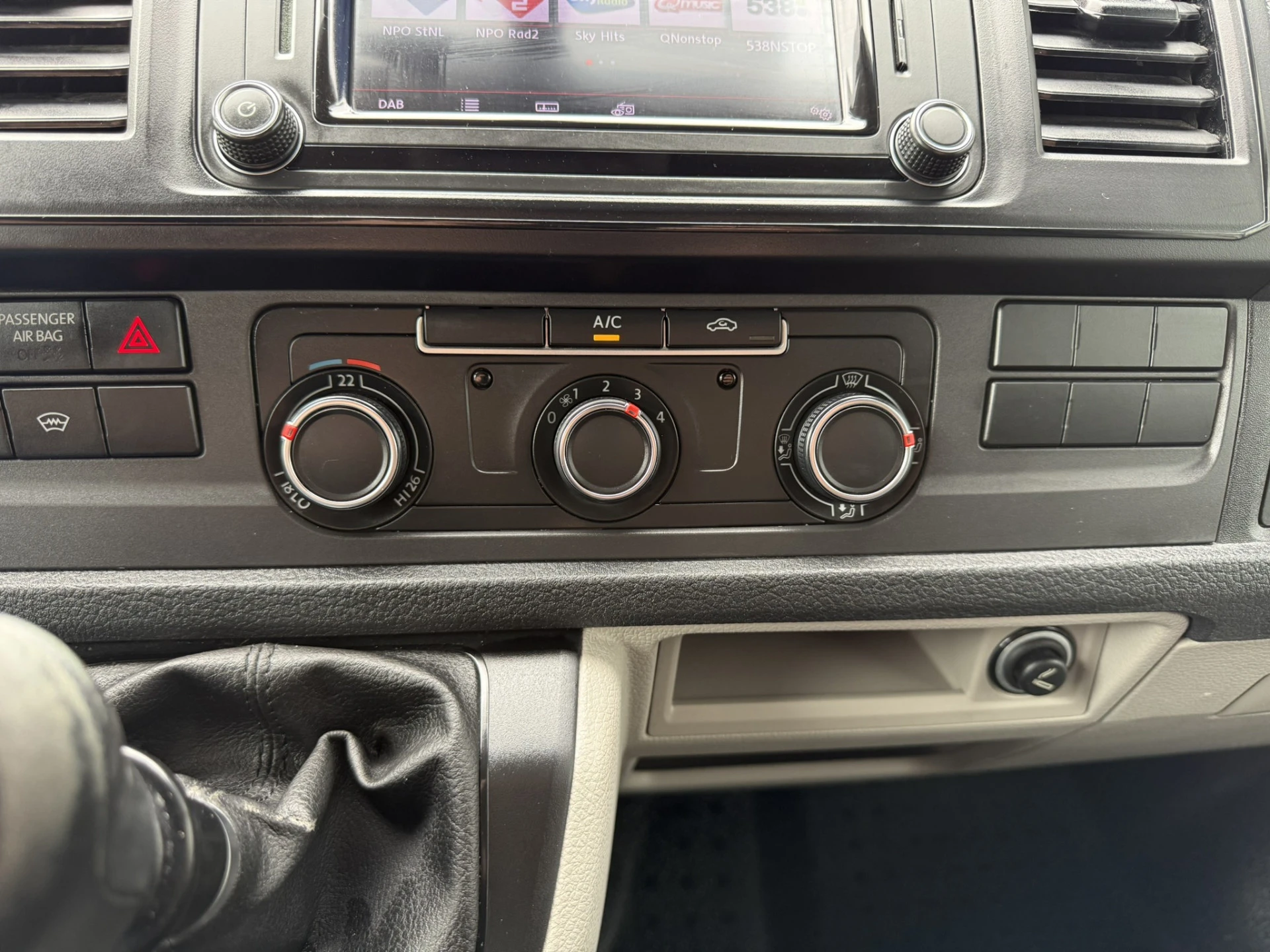 Volkswagen Transporter 2018 - 2.0 TDI L1H1/Navi/Airco/Cruise/Euro6 afbeelding 11