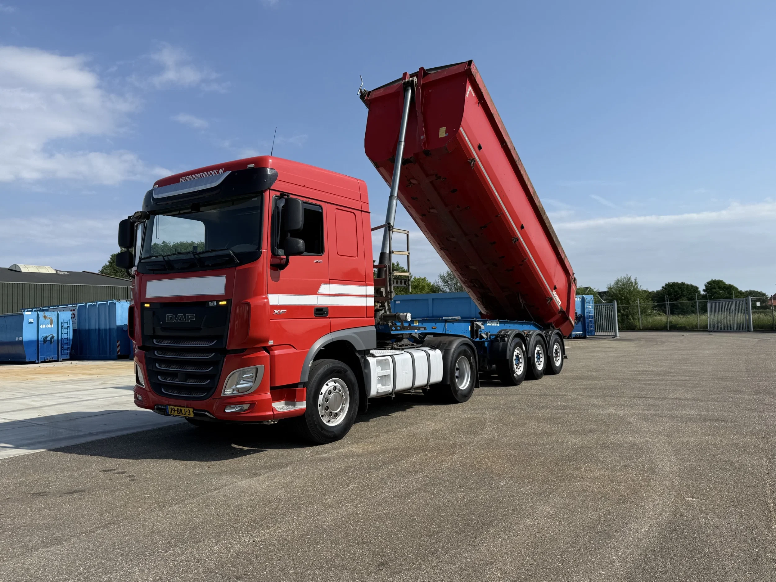 DAF XF 450 2018 - XF450 FT 4X2 I.C.M. 2016 Schmitz SGF*S3 27m3 stalen kipper obrázek 1