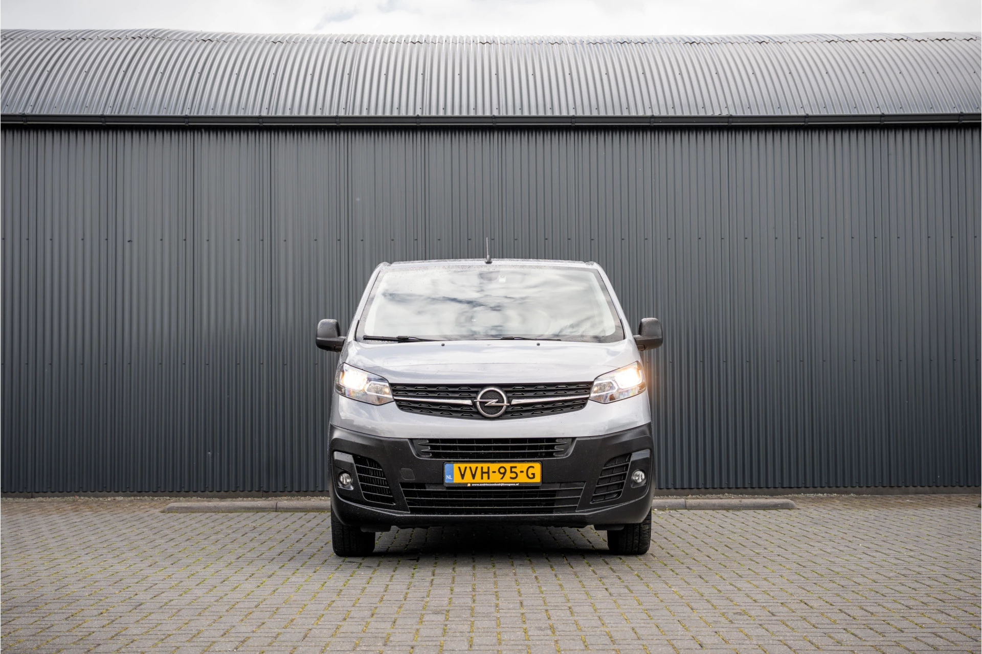 Opel Vivaro 2023 - 2.0 | 145 PK | L3H1 | Camera | Carplay | Cruise | Airco | Parkeersensoren | 3-Zits Bild 3