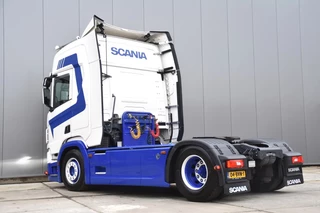 Scania R 2019 - R520 V8 NGS 4x2 - SCR ONLY - NEW TACHO - RETARDER - PARK. AIRCO - SPECIAL INTERIOR - LED - EXCELLENT CONDITION - zdjecie 3