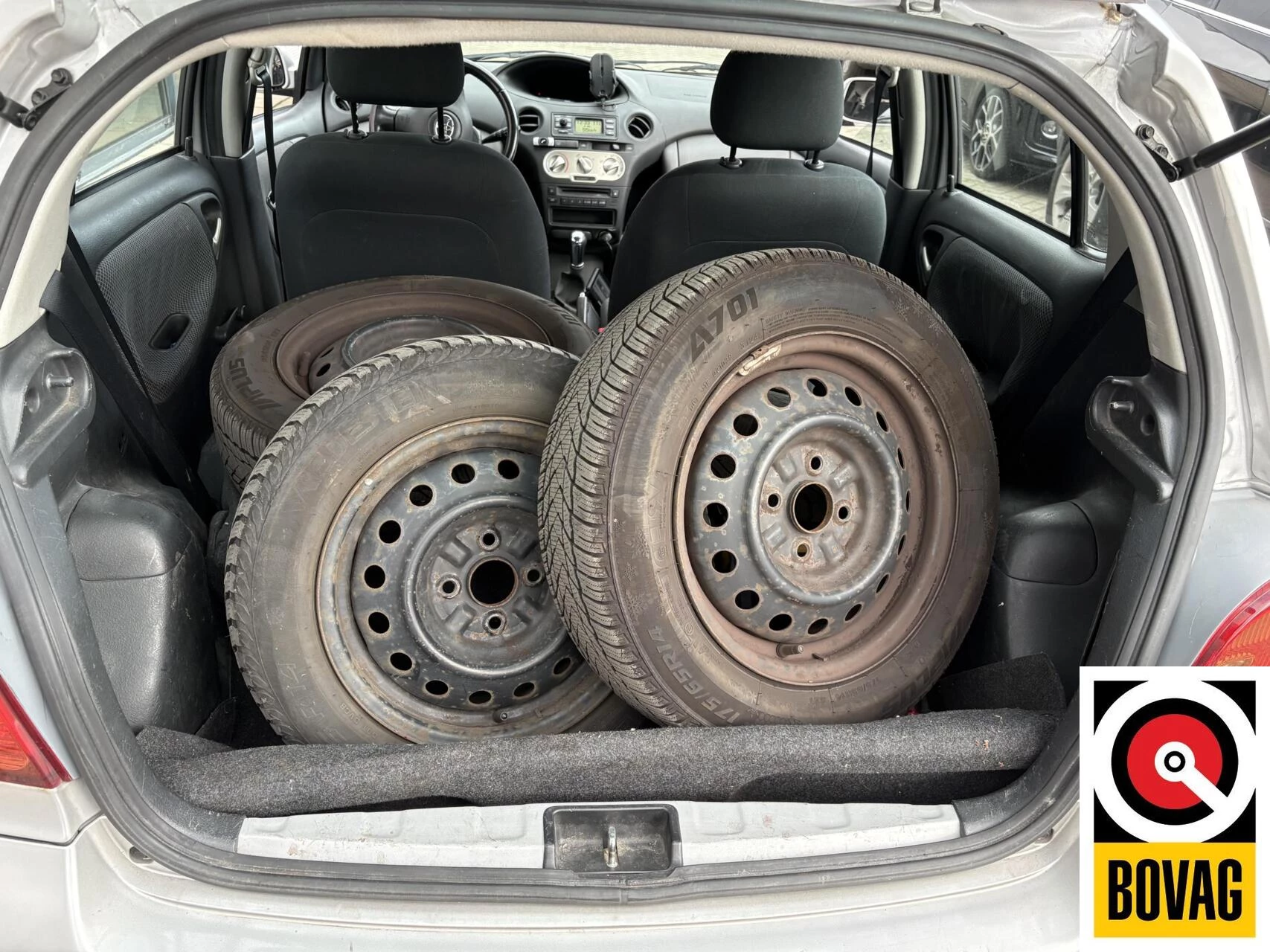 Toyota Yaris 2004 - 1.3 VVT-i Sol 100% onderhouden obrázek 17