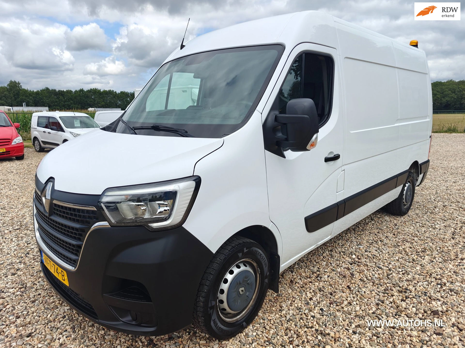 Renault Master 2020 - T35 2.3 dCi 135 L2H2+ werkplaats inrichting , Euro 6 , 1e Eig , 140 PK , Apk 4- 2027 , Camera , leuke bus. afbeelding 1