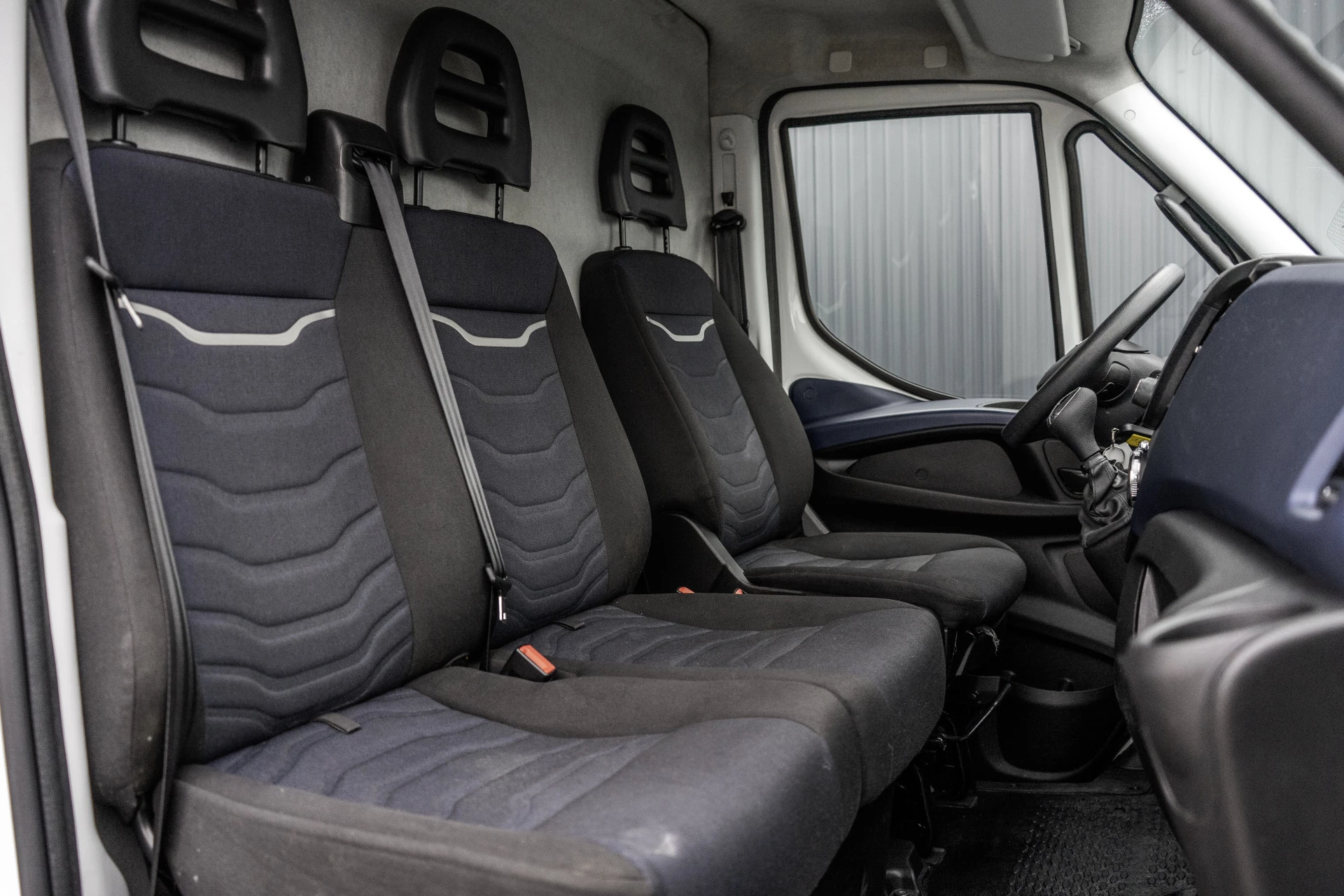 Iveco Daily 2021 - **35S14V 2.3 L2H2 | Automaat | Euro 6 | Cruise | Climate | 3500 KG Trekgewicht | Trekhaak** image 12