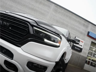Dodge Ram 1500 2022 - 5.7 V8 4x4 Crew Cab Limited Night immagine 8
