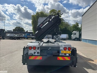 Mercedes-Benz Arocs 3253 8x4 Hiab 105 Tonmeter laadkraan 2019 - N/A immagine 9