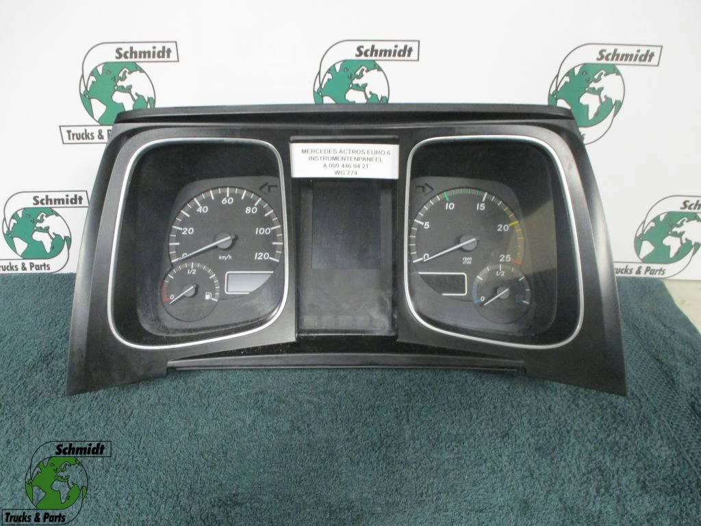 Mercedes-Benz - A 009 446 04 21 INSTRUMENTENPANEEL EURO 6 zdjęcie 1