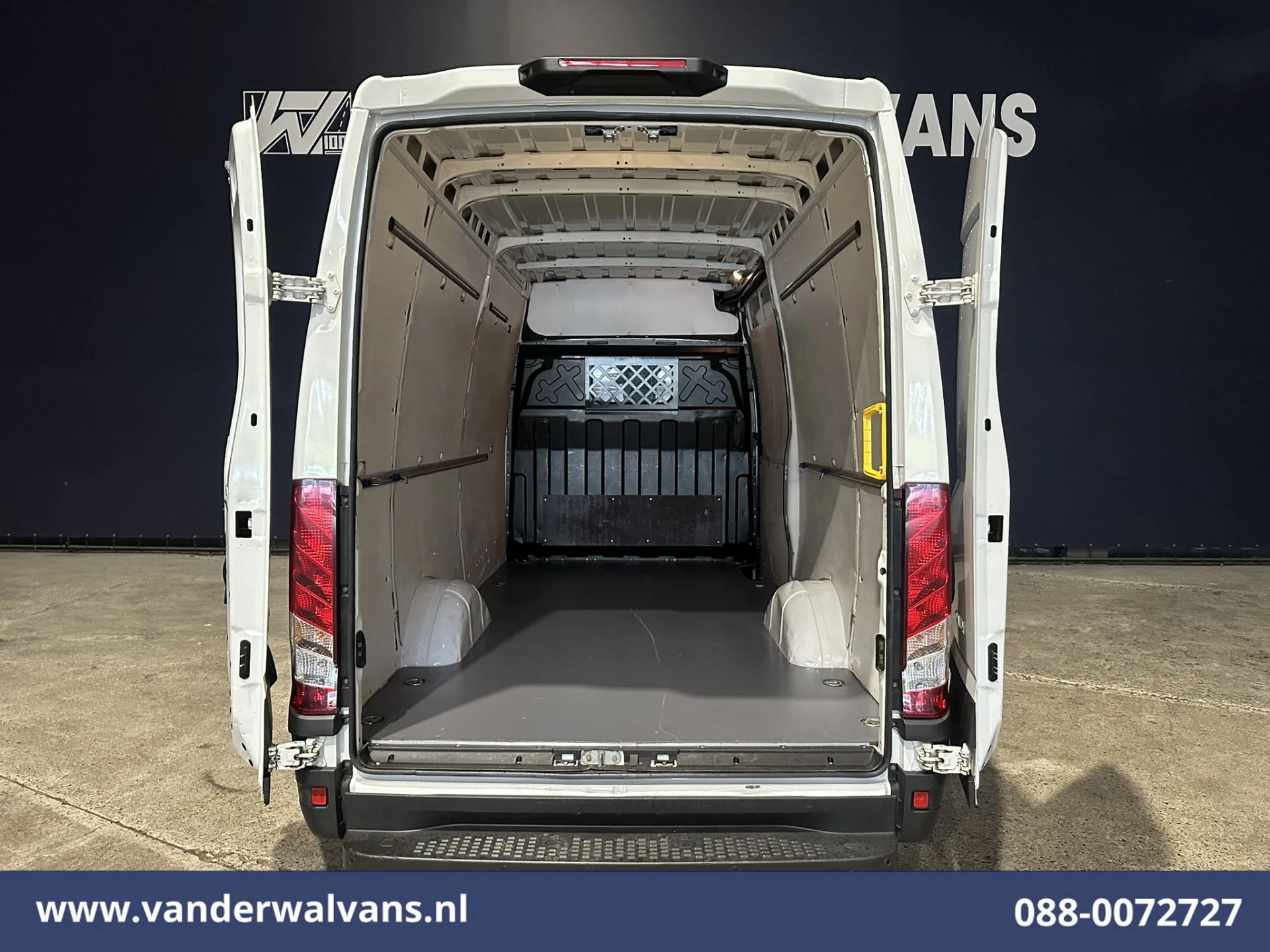 Iveco Daily 2024 - 35S16V 157pk L2H2 Euro6 Airco | 3500kg trekvermogen | Parkeersensoren obrázek 2