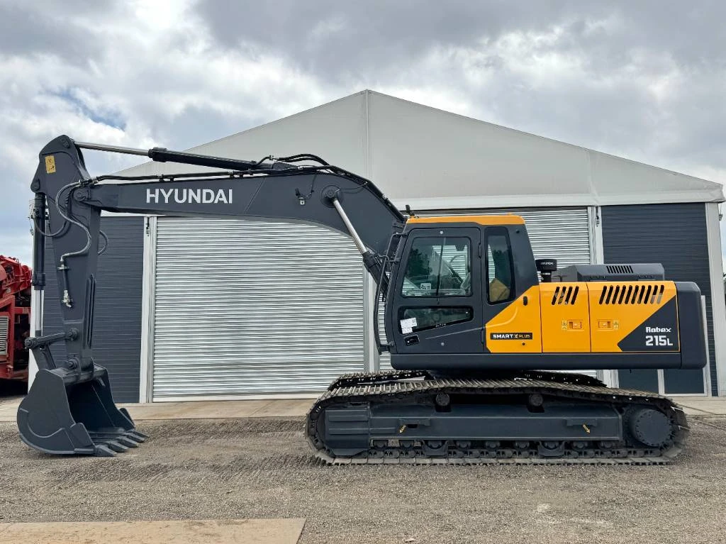 Hyundai 2026 - R215L Smart X Plus *2026 Model* - Hammer Lines obrázek 1