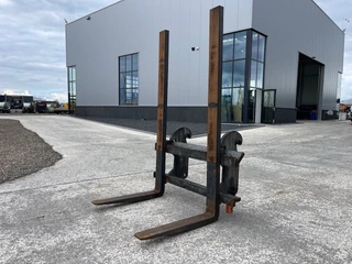 Palletvorken 165cmx100cm Palletvorken 165cmx100cm Volvo L220H aansluiting afbeelding 1 miniatuur