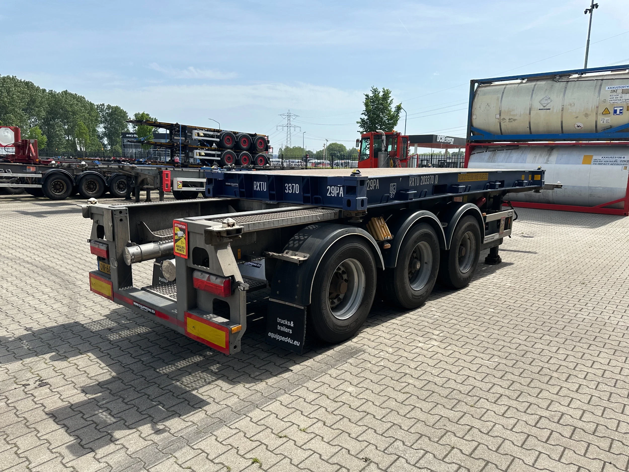 Van Hool 2015 - 20FT/30FT ADR CHASSIS + NEW 20FT FLATRACK hardwooden floor image 5