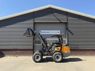 Giant G2700 X-TRA HD+ minishovel / kniklader 2024 350 uur 2024 imagen 3 miniatura