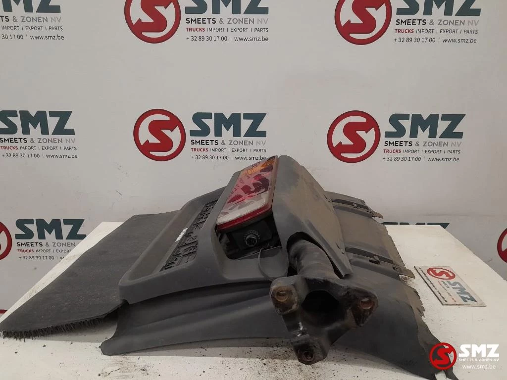 Scania 2011 - Occ spatbord + spatbordsteun linksachteraan Scania immagine 4