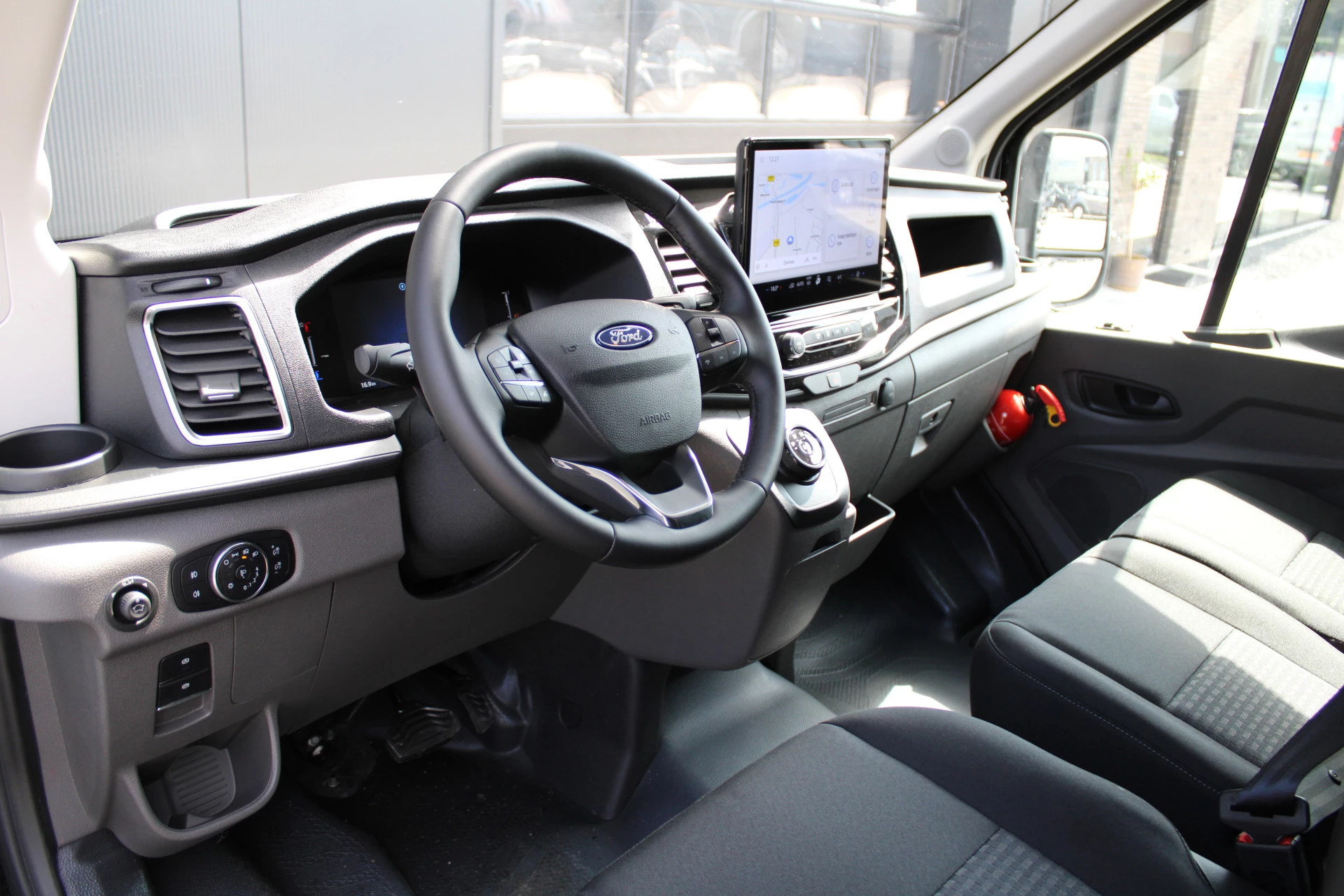 Ford Transit 2024 - 350 2.0 TDCI L2H2 Limited 165pk - 2x Schuifdeur - Navi - 360 Camera - Adaptive Cruise - Xenon - Blind Spot - Rijklaar obrázek 2