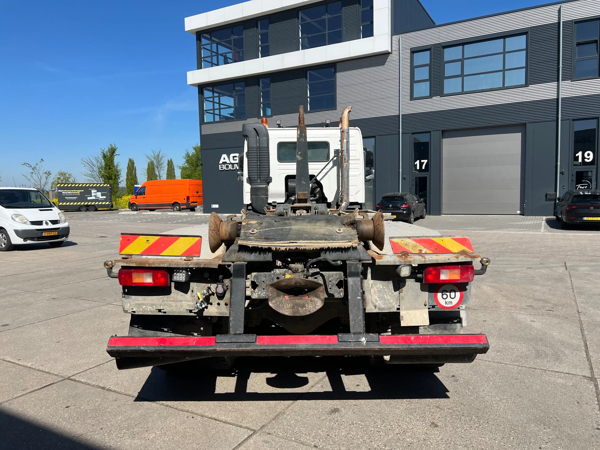 Volvo FMX 420 2020 - / 6x4 / Hookarm 20T / Steel Spring obrázek 5