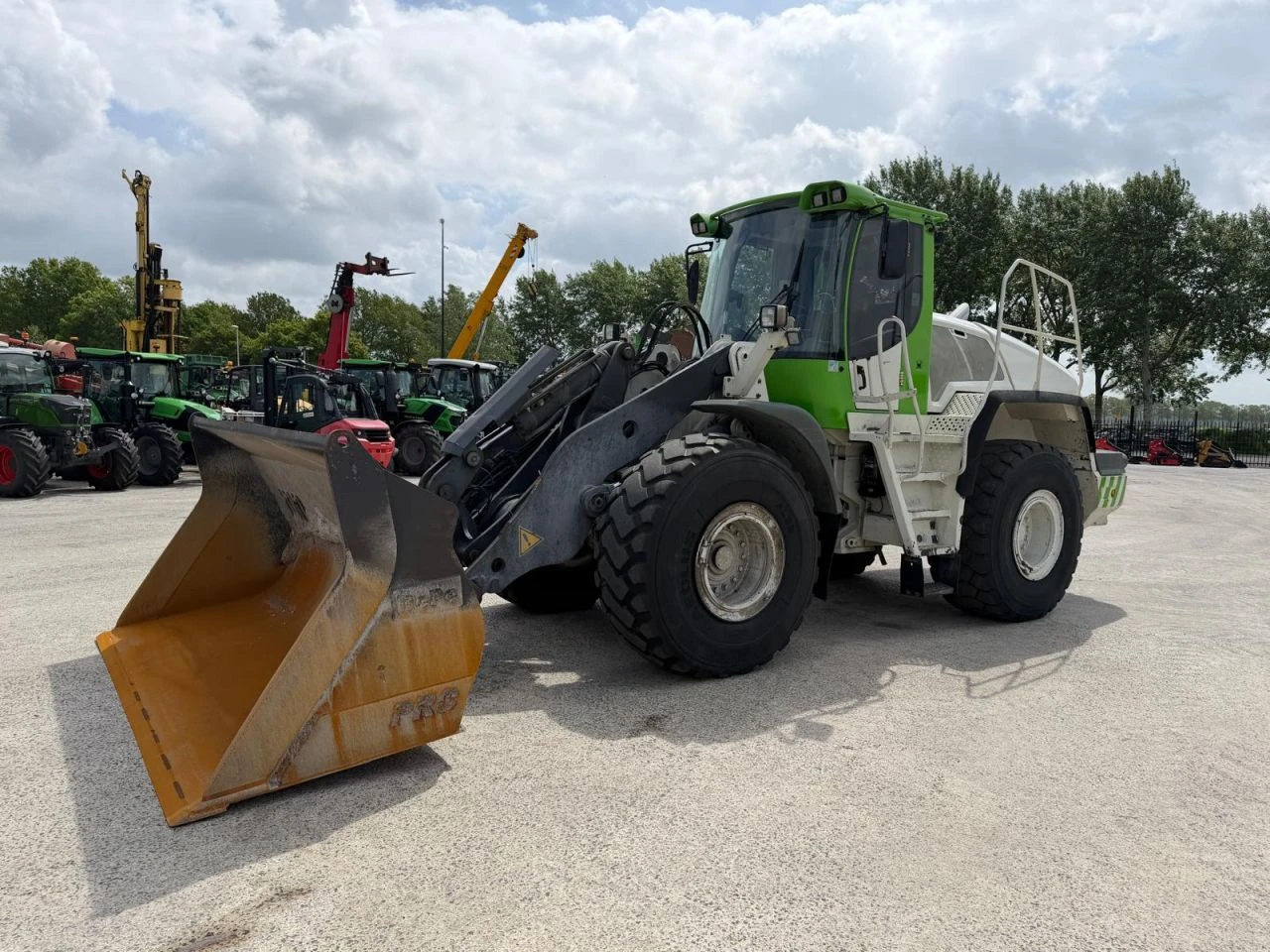 Liebherr L556 2 plus 2 2013 afbeelding 1