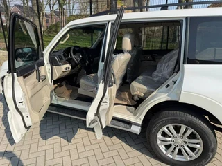 Mitsubishi Pajero 2014 - GLS 3.8 - V6 , 4x4 , 7 Pers., Full Option imagen 9