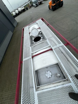 CIMC tankcontainers N/A 2017 - 20FT ISO / 25.040L / L4BN / T12 / steam heating / bottom discharge / 2.5Y-TEST/CSC: 03/2027 immagine 17