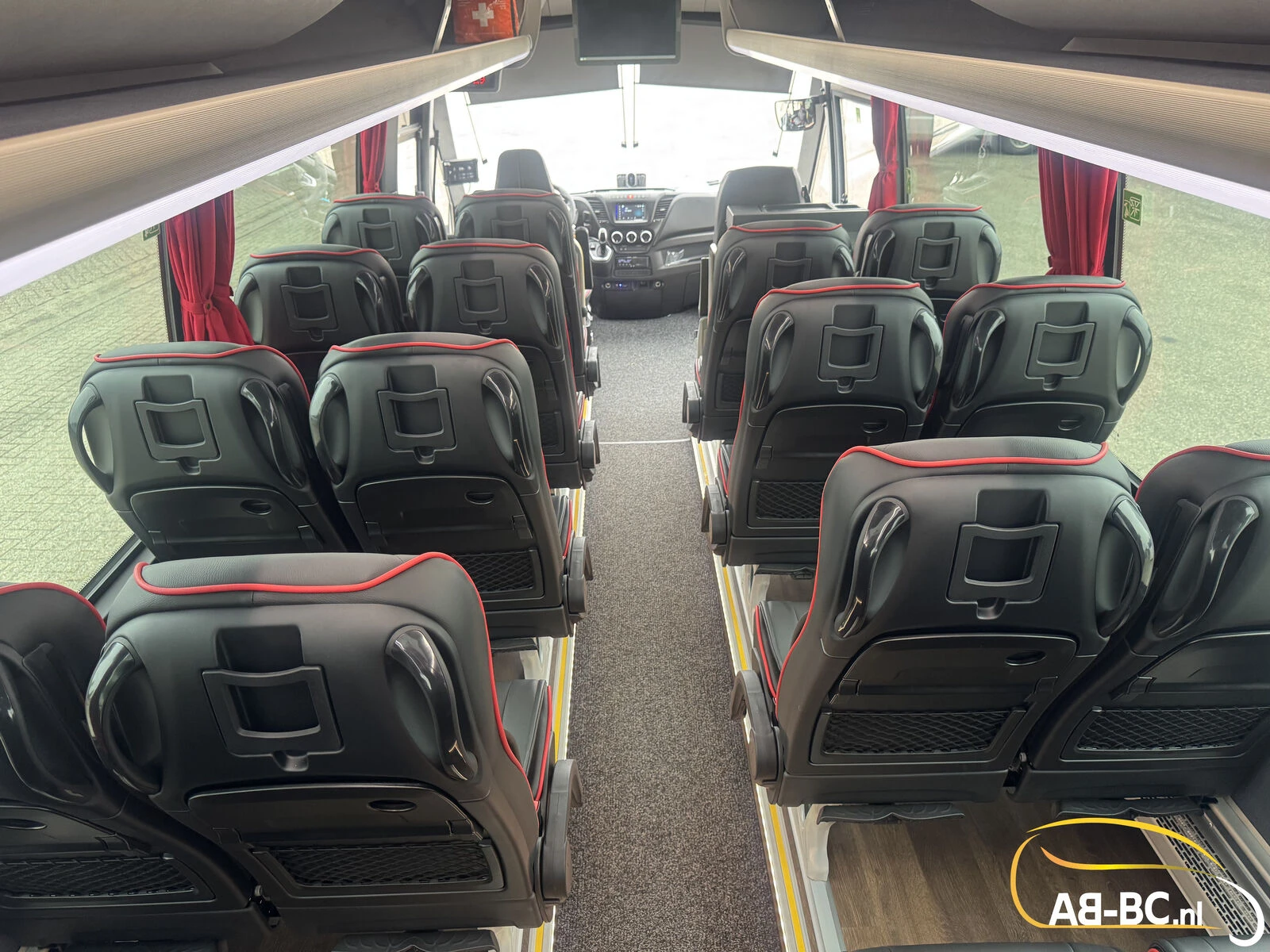 Iveco Rosero First Touring Electra, range 336 km, 24 Seats 2026 obrázek 52