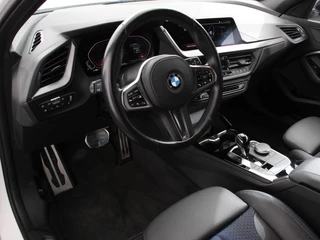 BMW 1 Serie 2023 - 118i M-Sport Automaat afbeelding 2 miniatuur