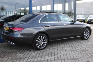 Mercedes-Benz E-Class 2021 - 300e Luxury Line LEDER MEMORY PANORAMADAK BURMESTER DISTRONIC 360-CAMERA HEAD-UP KEY-LESS GO obrazek 6