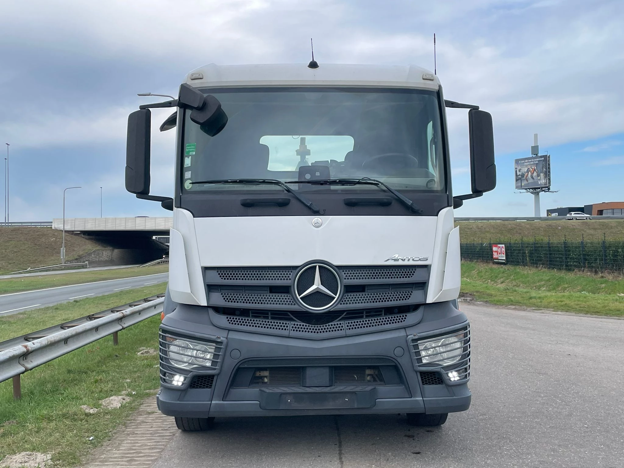 Mercedes-Benz Antos 2543 6x2 2017 imagen 8