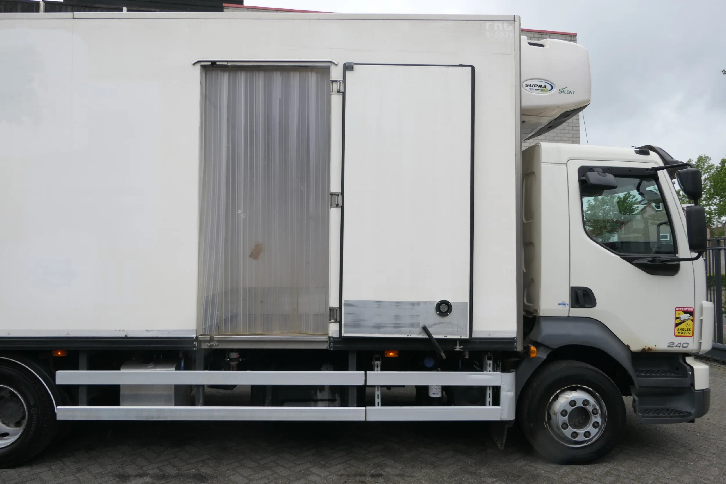 Volvo 240 2013 - FL | Carrier SUPRA 950Mt / Bi-temp | 3 Compartments | 575845Km | 2013 | 12Ton | 6 Cylinder | Dhollandia 1500Kg | Luxembourg Truck afbeelding 8