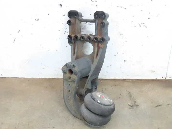 Mercedes-Benz - Body & Chassis Parts Langsdraagarm Re. MB MP4 imagen 1