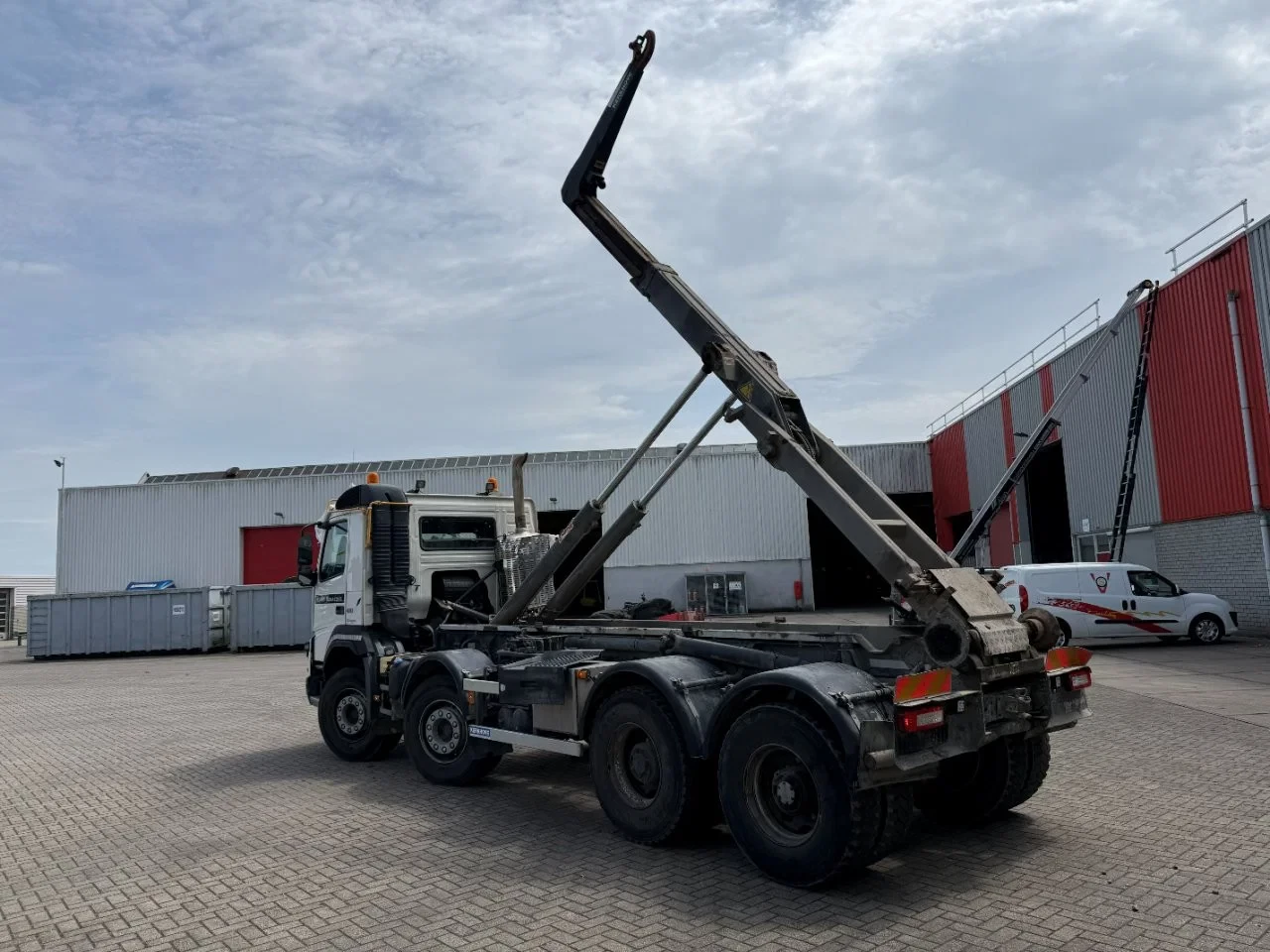 Volvo FMX 410 2018 - / ENGINE RUNNING / 8X4 / ONLY:278525 KM / AJK HOOKLIFT 25TON / 2X BIG AXLE / FULL-STEEL / AUTOMATIC / EURO-6 / 2018 obrázek 6