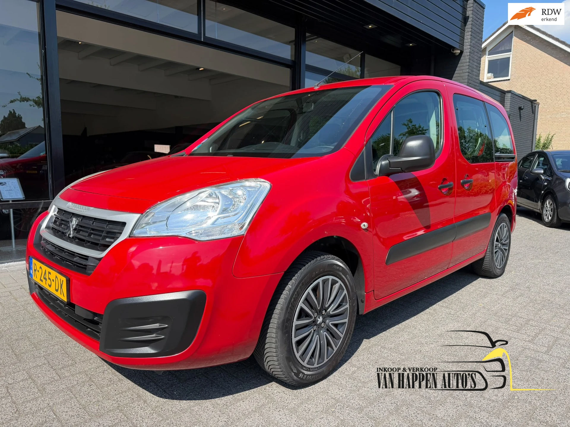 Peugeot Partner 2017 - Tepee 1.2 PureTech Active / apk 2027 afbeelding 1
