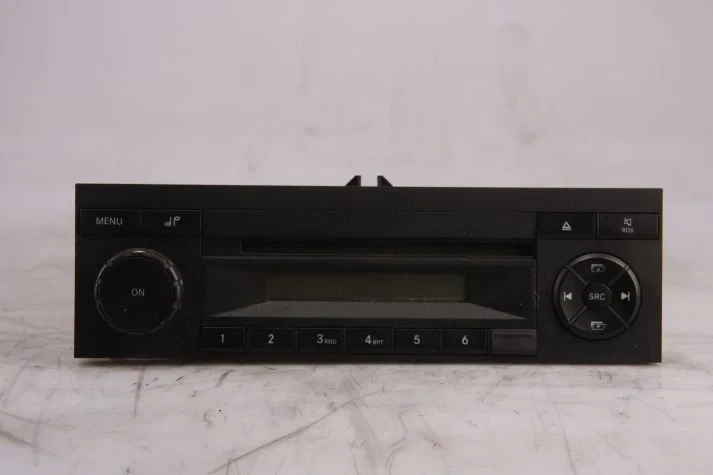 Mercedes-Benz MB - Electrical System Radio MP4 imagem 1