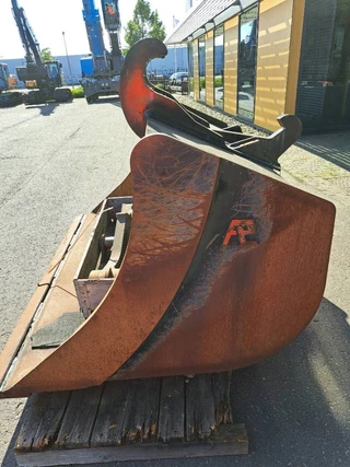 Pladdet N/A 2013 - Bucket SG840NX2100, Quickcoupler SMP100 obrazek 4