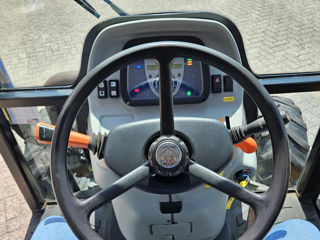 New Holland 2003 - Boomer 3050 met Bos Maaiarm afbeelding 31