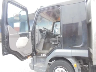 DAF LF 220 2014 - FA + HIAB 060/2 image 8