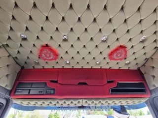 Scania R 2020 - R520 V8 NGS Lowroof 6x2 - Custom interior - Retarder - Full air - "Liverpool Edition" bild 15