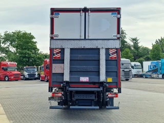 Volvo FM 2018 - 370 Globetrotter 6x2*4 - Box with sidedoors - Loadlift - Full air - Euro 6 zdjecie 9