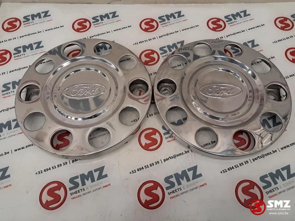 Ford - Occ set van 2 wieldoppen Ford afbeelding 1