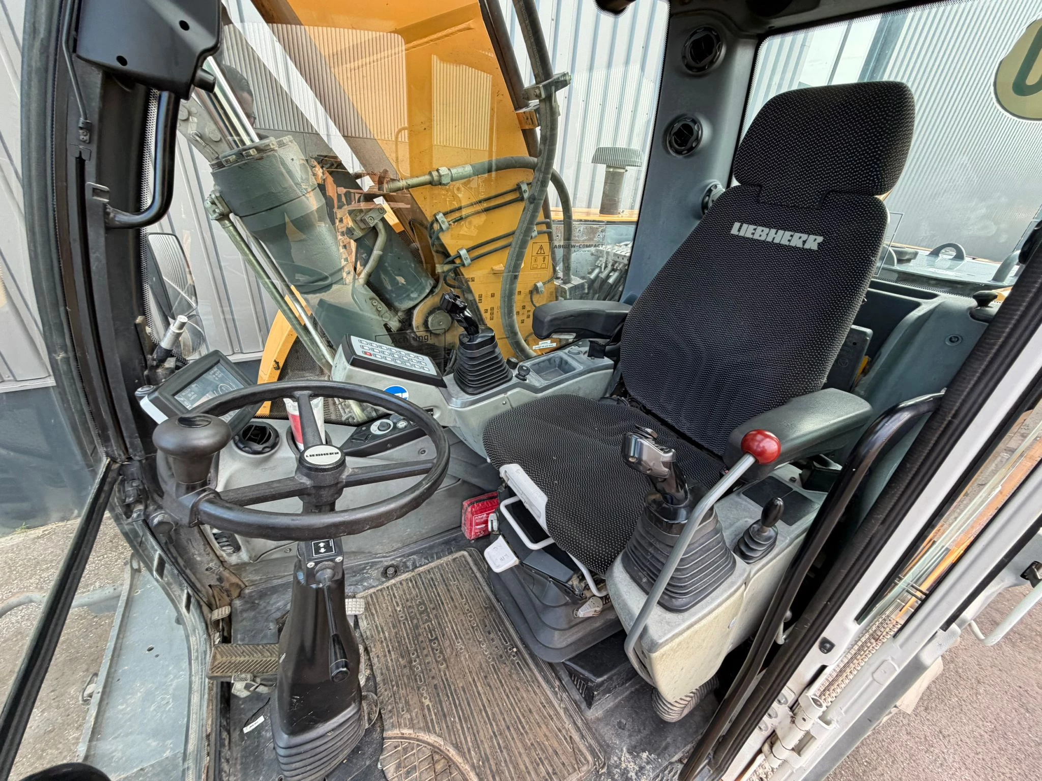 Liebherr A918 Compact Litronic 2016 изображение 20