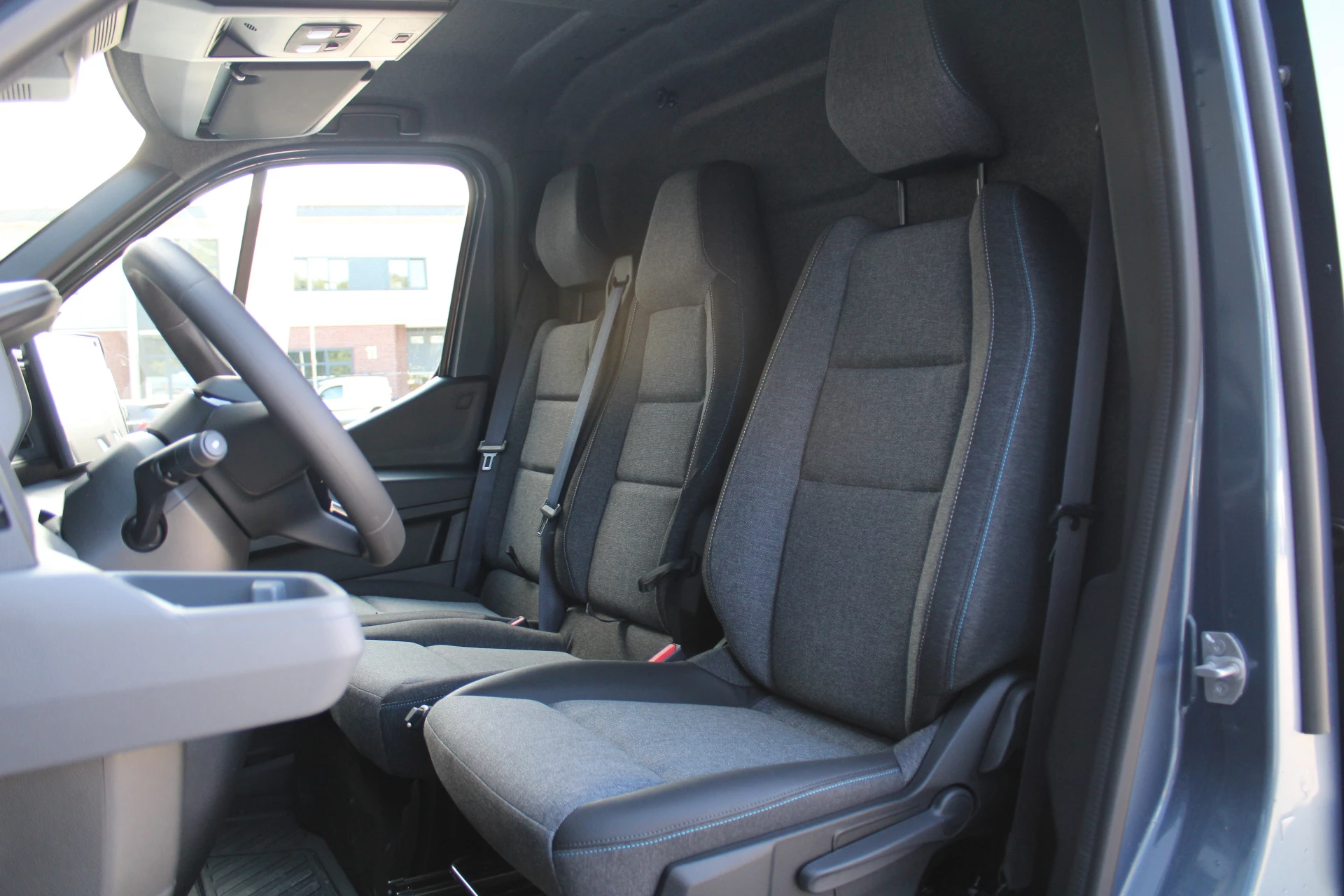 Renault Master 2024 - T35 2.0 dCi 170pk L2H2 Extra - 2x Schuifdeur - Navigatie - Blind Spot - Camera - Stoelverwarming - Verwarmde voorruit - Rijklaar obrázek 9