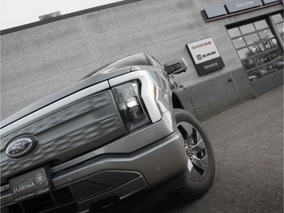 Ford F-150 2023 - Lightning Lariat Standard Range immagine 10
