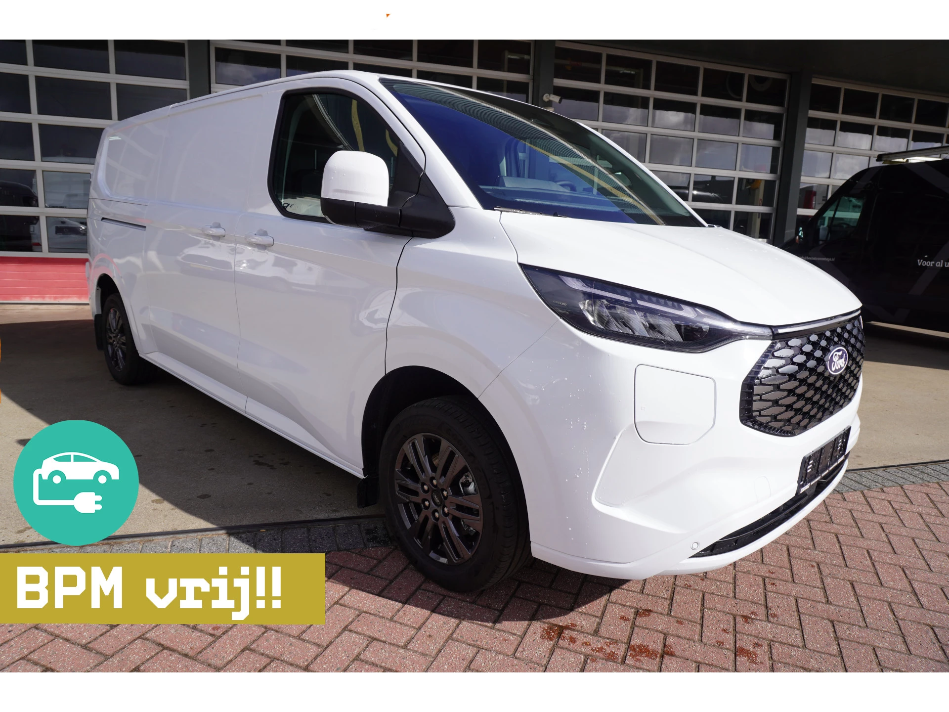 Ford E-Transit 2026 - Cust. 320L L2H1 Limited 65 kWh 160KW/218PK Automaat met POWERPACK Bild 1