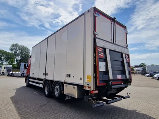 Volvo FM 2018 - 370 Globetrotter 6x2*4 - Box with sidedoors - Loadlift - Full air - Euro 6 obrazek 6