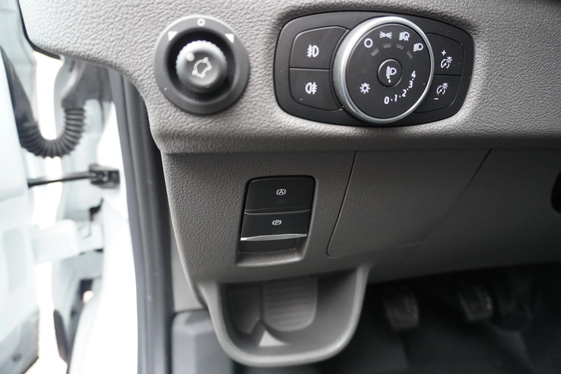 Ford Transit 2024 - 350 2.0 TDCI 130PK L3H2 Trend afbeelding 19