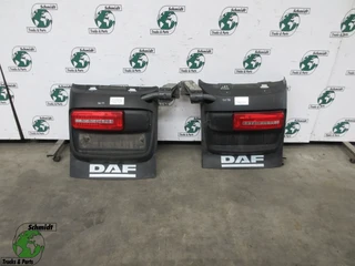 DAF - 2120351 // 1981862 // 2120352 // 1981830 ACHTER SPATBORT MET LED LAMP R+L en venta