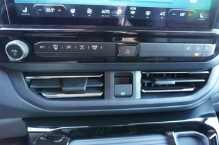 Ford Transit Custom 2026 - 340L 2.5 PHEV 233PK L2H1 Titanium X 8 Persoons PHEV Automaat obrazek 22