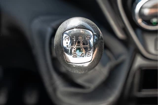 Iveco Daily 2015 - 35S13 L2H1 | 3.5T Trekgewicht | Climate | 3-Zits | Camera | Carplay | Cruise image 25