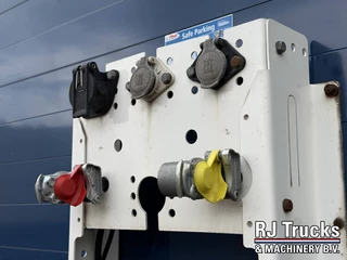 Fliegl SDS Curtainsider - Steer/Lift Axle | SAF | Forklift Mount | Boxes | S 2014 - N/A image 12