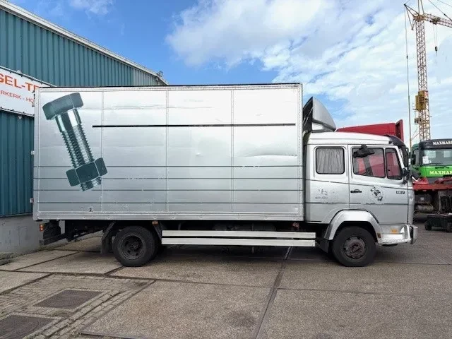 Mercedes-Benz LK 1994 - 817 (6-CILINDER) ORIGINAL DUTCH TRUCK WITH CLOSED BOX (MANUAL GEARBOX / FULL STEEL SUSPENSION) immagine 4